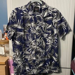 Superdry short sleeve cabana shirt.